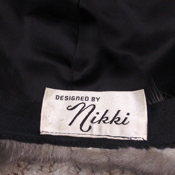 Vintage 50-60's, Silver/Gray Mink Jackie O Style Pill Box Hat, Designed By Nikki - Picture 10 of 13